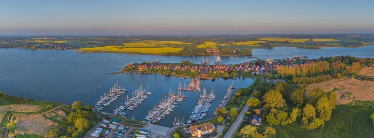 Hausboot Hilja Hotell Schleswig Exteriör bild