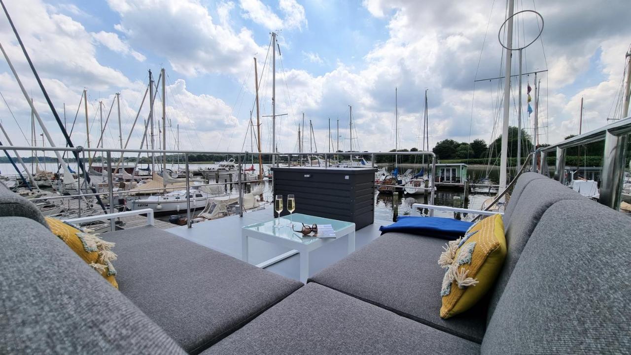 Hausboot Hilja Hotell Schleswig Exteriör bild
