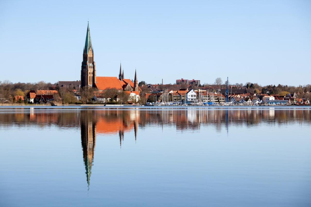 Hausboot Hilja Hotell Schleswig Exteriör bild